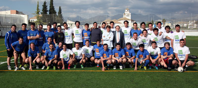 Foto de familia de algunos de los participantes 