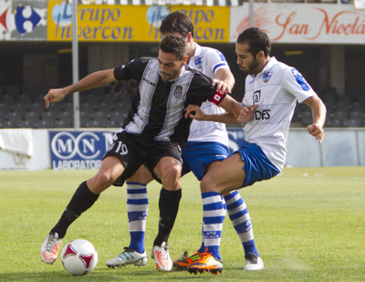 Choco y Nino presionan a Florian 