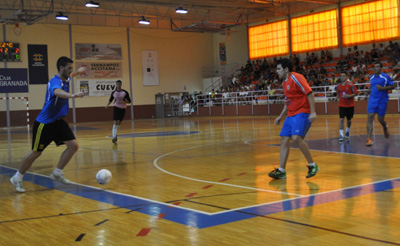 Uno de los encuentros del 24 horas de fútbol sala