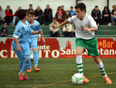Los infantiles granadinos han perdido los tres partidos (LÁZARO)
