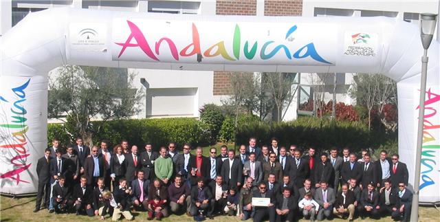 Foto de familia de los asistentes y premiados en la “Gala de Campeones` Foto de familia de los asistentes y premiados en la “Gala de Campeones`