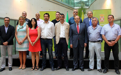 Foto de familia durante la presentación de la Vuelta a España a su paso por Granada 