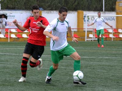 Luis Navarro debutó como local en el banquillo hueteño (ARCHIVO)