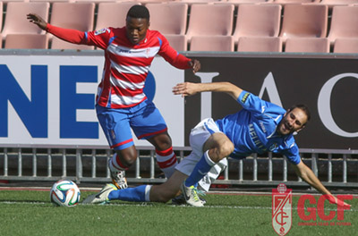 Jafar en una acción del encuentro ante la UD Melilla (GRANADA CF)