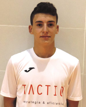 Enrique García-Torres, jugador del equipo juvenil del Peligros 