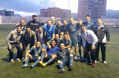 El equipo sénior celebra su ascenso a Tercera Andaluza