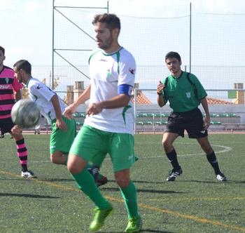 El Céltic toma aire a costa del Adra 