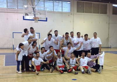 Los jugadores celebran su clasificación para playoff 