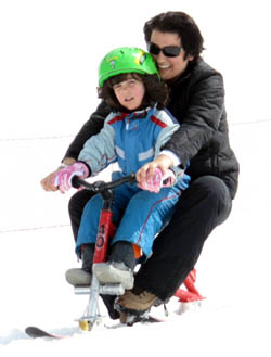 Practicando bici nieve en la Fuente del Mirlo Practicando bici nieve en la Fuente del Mirlo