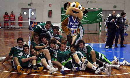El Unicaja de Málaga celebró el título en Albolote (ANDALUZABALONCESTO.ORG) El Unicaja de Málaga celebró el título en Albolote (ANDALUZABALONCESTO.ORG)