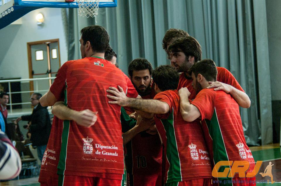 Los nazaríes se presentan ante sus aficionados en el Palacio (CARVAJAL)