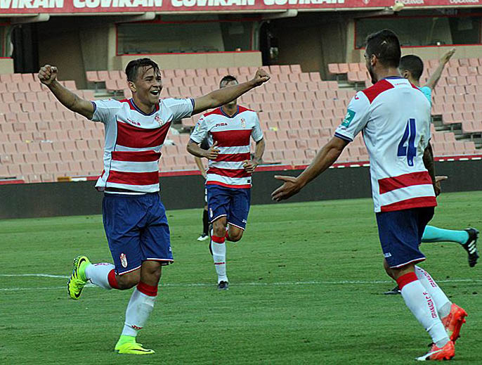 Matheus, celebrando el gol conseguido ante el At. Mancha Real (J. VELASCO)