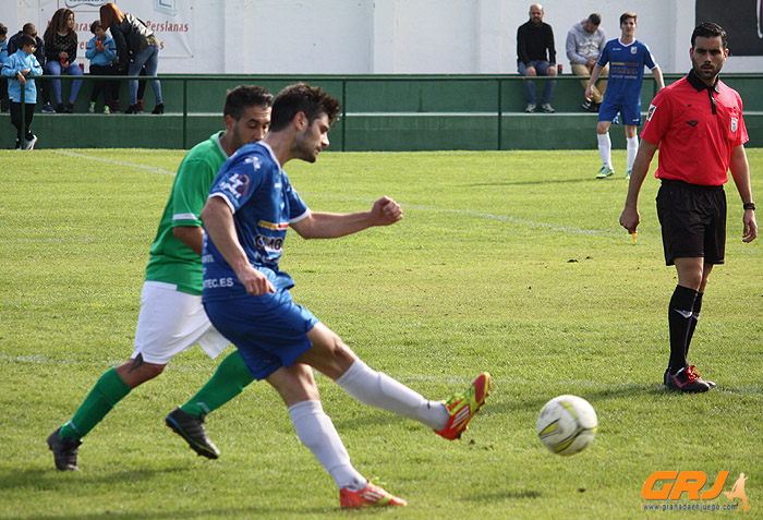 El Atlético Monachil juega en casa su primer partido del nuevo año (M. LÓPEZ)
