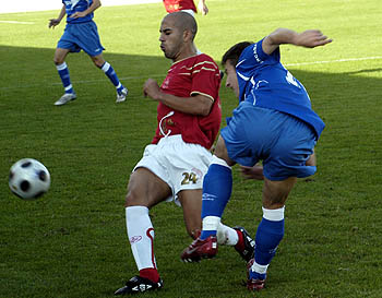Choco, jugador del Granada 74, en el encuentro ante el Portuense Choco, jugador del Granada 74, en el encuentro ante el Portuense