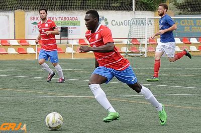 El equipo de Luis Navarro debutó con derrota (ARCHIVO)