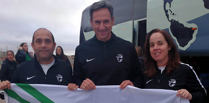 Pedro Muro, en el centro, lleva la selección andaluza femenina sub-18 (FAF.ES)