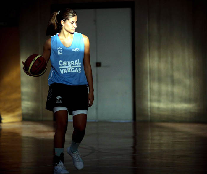 Laura Arrojo, lesionada, será una baja importante para las granadinas 