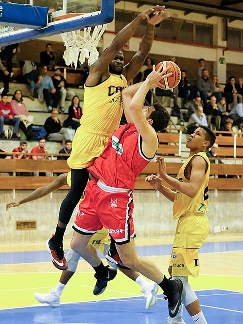 Alejandro Bortolussi en una acción del encuentro (PHOTOGRAPHERSPORTS)