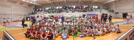 Foto de familia de los participantes en el Peque Star Mini 2018