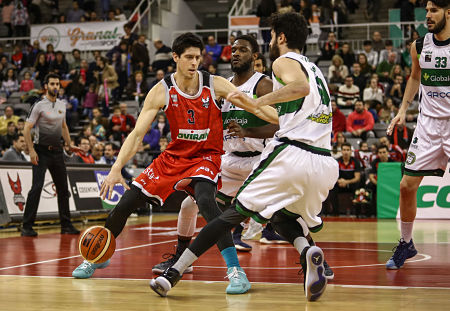 Eloy Almazán durante un partido de la pasada temporada (FERMIN RODRÍGUEZ) 
