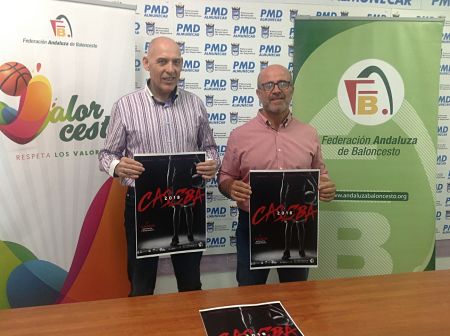 German Morales y Luis Aragon durante la presentación del campeonato andaluz selecciones provinciales infantil de  baloncesto femenino (AYTO. ALMUÑECAR)