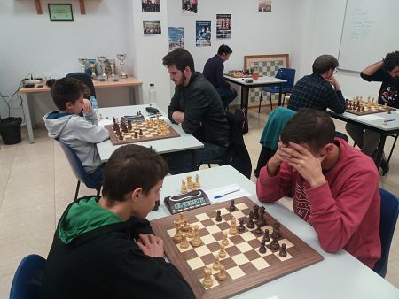 Momento de una partida del Capakhine La Zubia