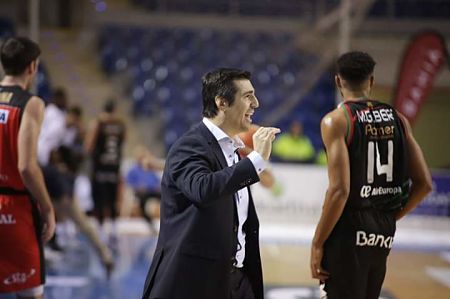Pablo Pin quiere que su equipo mantenga la intensidad que tuvo contra Iberojet Palma (PHOTOGRPHERS SPORTS)