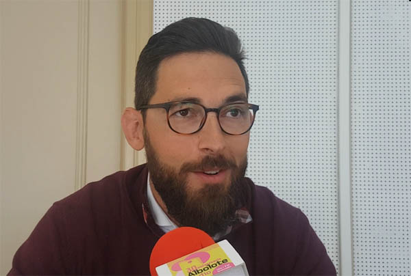 Josemi Ortiz, entrenador del At. Zubia, en los estudios del programa Fuera de Juego (GRJ)