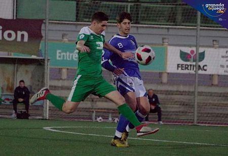 El Atarfe mereció mejor suerte ante el Alhaurino (VICENTE CARVAJAL)