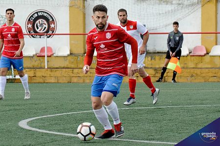 Joaquín Corral fue el autor del gol del Cúllar Vega (JOSÉ M. BALDOMERO) 