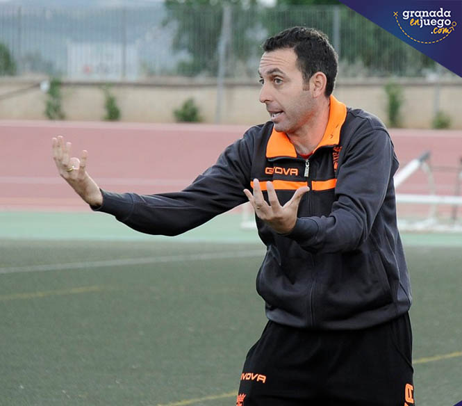 Gerardo Gutiérrez `Piti`, entrenador del CD Santa Fe (JOSÉ M. BALDOMERO) Gerardo Gutiérrez `Piti`, entrenador del CD Santa Fe (JOSÉ M. BALDOMERO)
