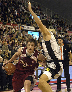 Joe Ingles aboga por un partido intenso (PACO AYALA) Joe Ingles aboga por un partido intenso (PACO AYALA)