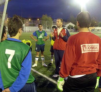 Alberto Salazar da instrucciones a los preseleccionados (LÁZARO) Alberto Salazar da instrucciones a los preseleccionados (LÁZARO)