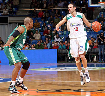 Nico Gianella en el encuentro ante Unicaja Málaga (ACBMEDIA) Nico Gianella en el encuentro ante Unicaja Málaga (ACBMEDIA)