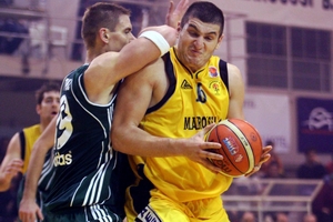 Jazvin defendiendo los colores de Maroussi Jazvin defendiendo los colores de Maroussi