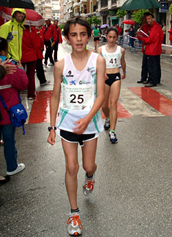 Pablo Oliva tras cruzar la línea de meta (GRJ) Pablo Oliva tras cruzar la línea de meta (GRJ)