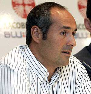 Curro Segura, entrenador del Xacobeo Blue: Sens Curro Segura, entrenador del Xacobeo Blue: Sens