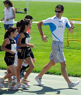 Paquillo con los niños en la Ciudad Deportiva (GRJ) Paquillo con los niños en la Ciudad Deportiva (GRJ)