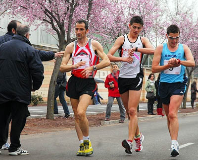 Alejandro Cambil, a la izquierda, en los primeros metros de la prueba Alejandro Cambil, a la izquierda, en los primeros metros de la prueba