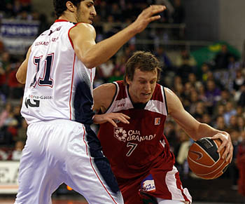 Joe Ingles en una acción del encuentro de ida (ACBMEDIA) Joe Ingles en una acción del encuentro de ida (ACBMEDIA)