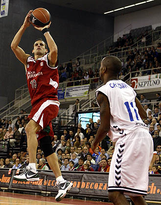 Nico Gianella en una acción en el duelo de la ida (ACBMEDIA) Nico Gianella en una acción en el duelo de la ida (ACBMEDIA)