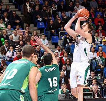 Los nazaríes cierran la temporada en casa ante Unicaja (ACBMEDIA) Los nazaríes cierran la temporada en casa ante Unicaja (ACBMEDIA)
