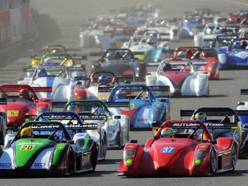 Un momento de la salida de la carrera en el circuito de Zandvoort Un momento de la salida de la carrera en el circuito de Zandvoort