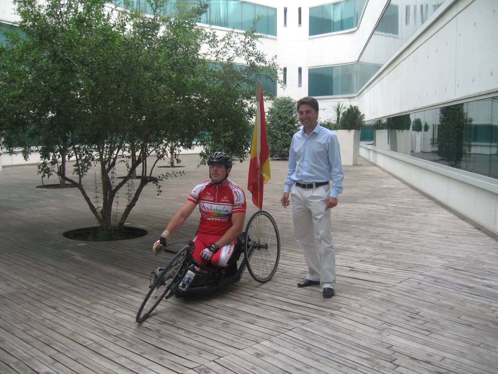 José Rojas junto a Iván López Ariza, diputado Deportes (GRJ)