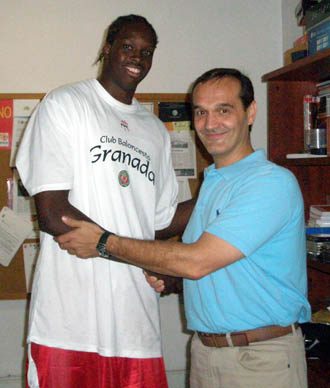 El accitano Juan Zamora junto a Pedro Delgado (GRJ)