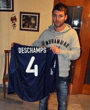 Espínola aún conserva la camiseta de Deschamps (UBRIC)