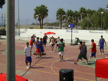 Gran ambiente en el barrio de Santa Adela Gran ambiente en el barrio de Santa Adela