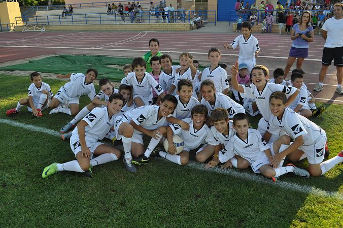 Jugadores de las categorías inferiores del Guadix CF