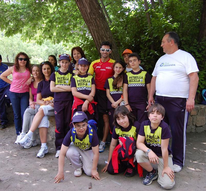 Paquillo junto a los alumnos de Galera